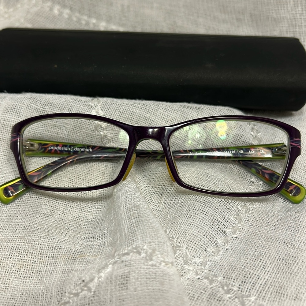 Prodesign Denmark frames with case
